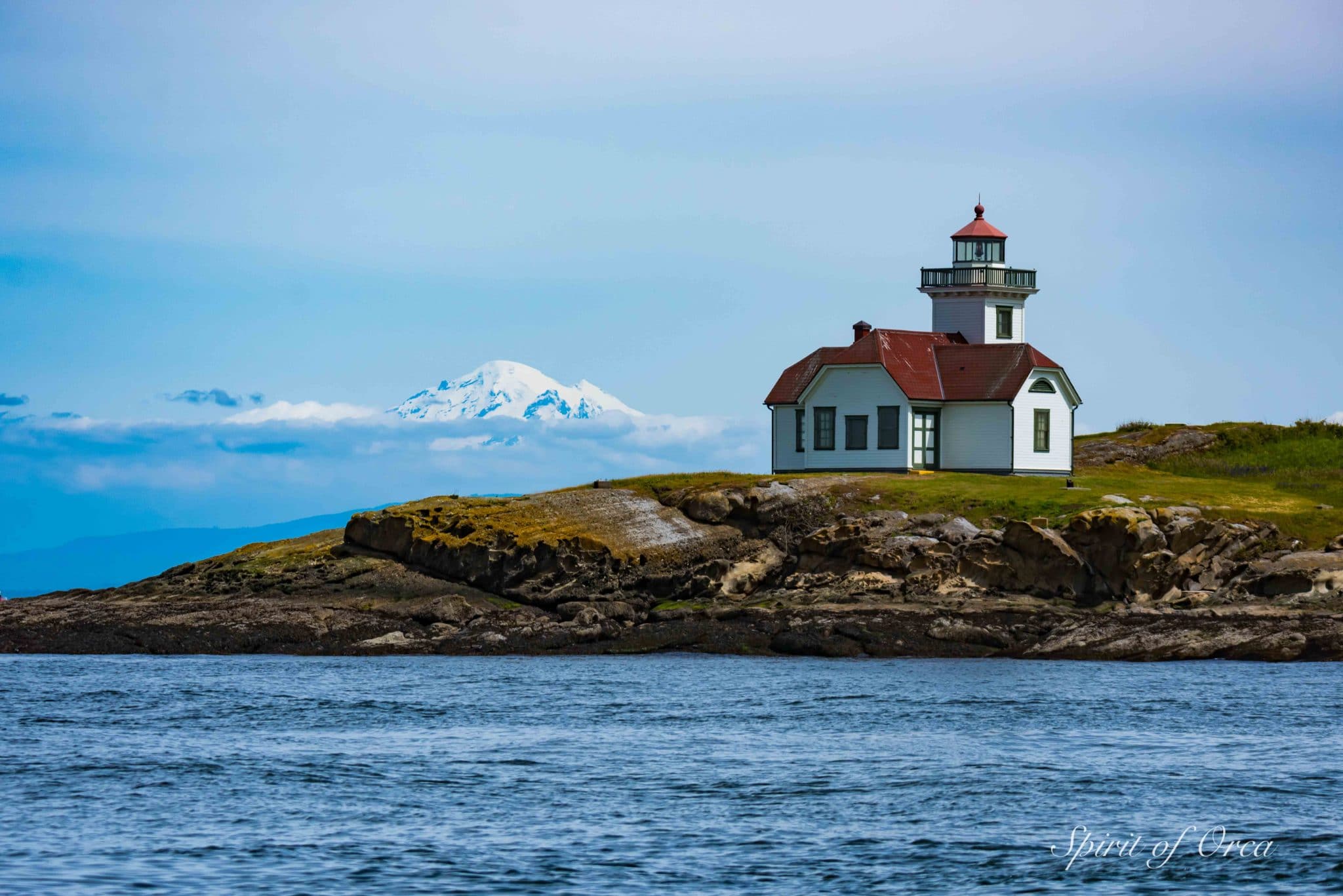 patos lighthouse and mount baker